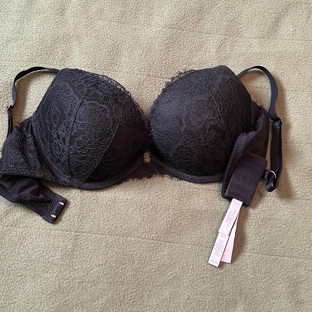 Victoria’s Secret dream angels push up